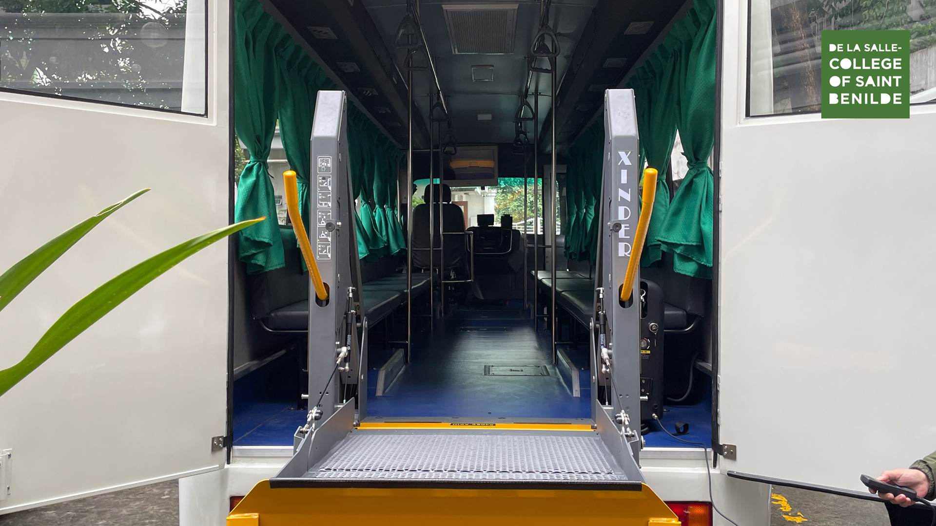 E Vehicle Blessing_LandscapePost - 11